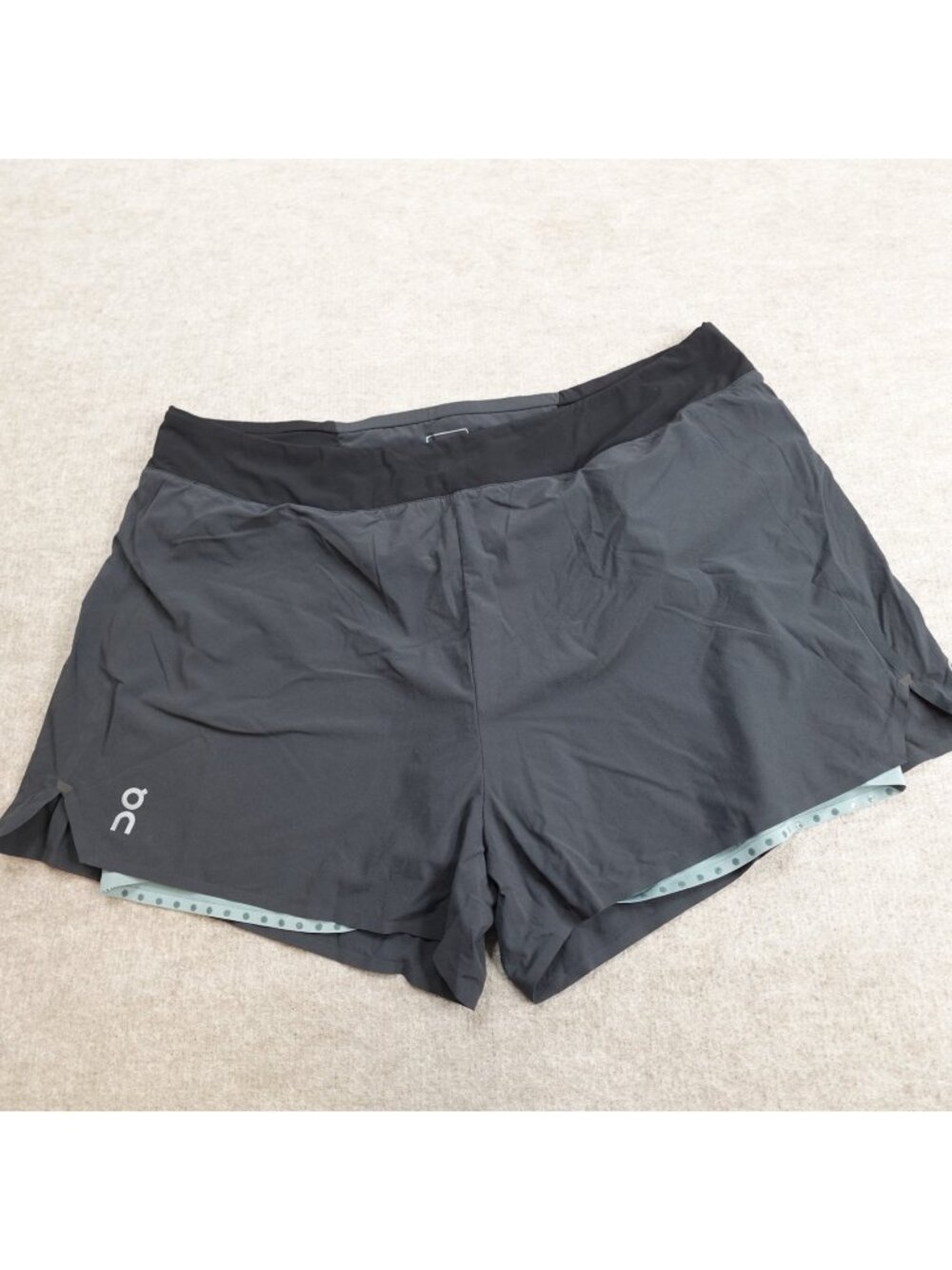 On Cloud Womens Shorts Large Black Drawstring Lined